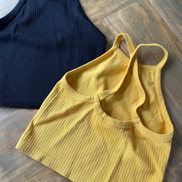 Set of 2 Forever 21 Crop Tops (size Medium) - Picture 2 of 3